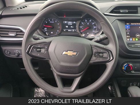 Used 2023 Chevrolet TrailBlazer LT FWD image 12