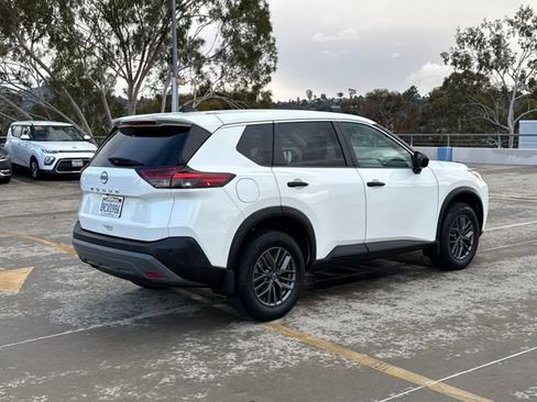 Used 2022 Nissan Rogue S image 6