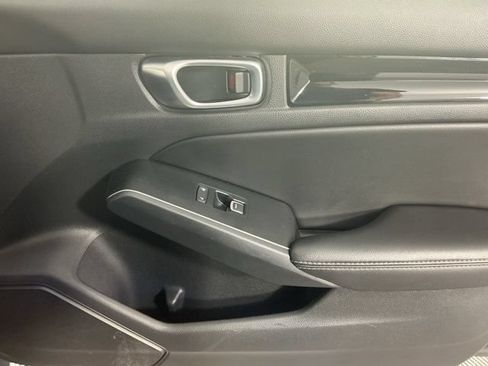 Used 2022 Honda Civic Touring image 13