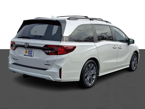 Certified 2025 Honda Odyssey Touring image 7