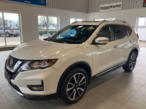 Used 2020 Nissan Rogue S image 1