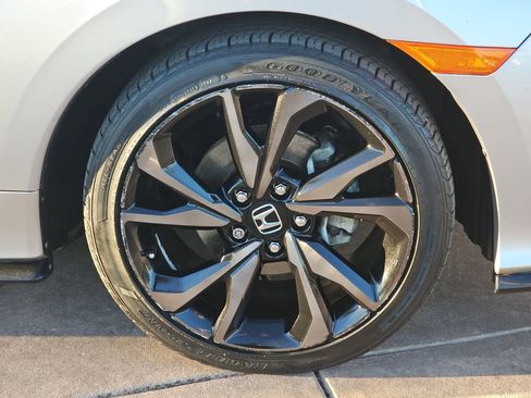 Used 2018 Honda Civic Sport image 39