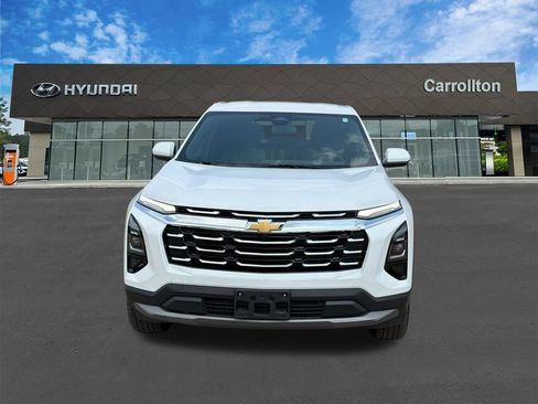 Used 2025 Chevrolet Equinox LT FWD image 2