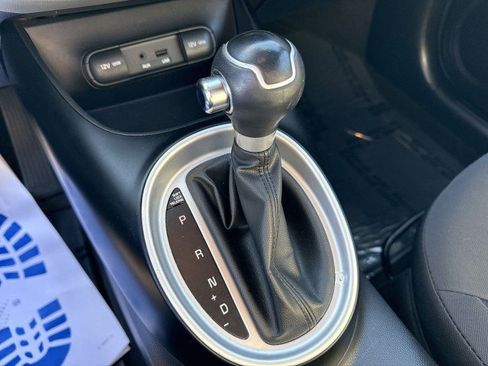 Used 2015 Kia Soul Base image 19