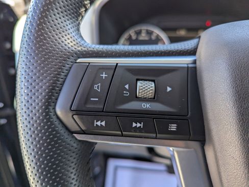 Used 2025 Mitsubishi Outlander SE AWD/4WD image 14