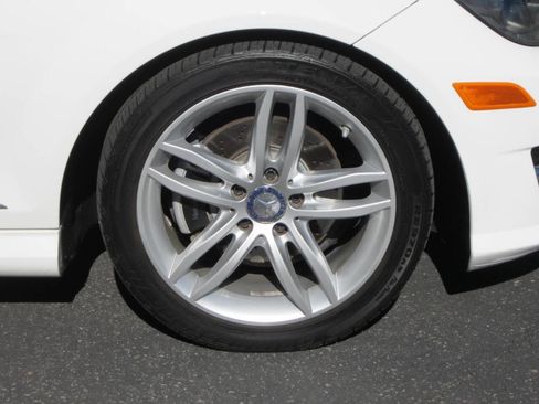 Used 2014 Mercedes-Benz C 250 Sedan image 9
