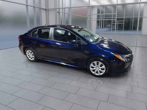 Used 2023 Toyota Corolla LE w/ Carpet Mat Package (TMS) FWD image 2