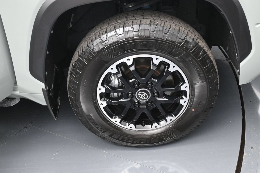 Used 2026 Toyota Tundra SR5 w/ TRD Off-Road Package AWD/4WD image 33