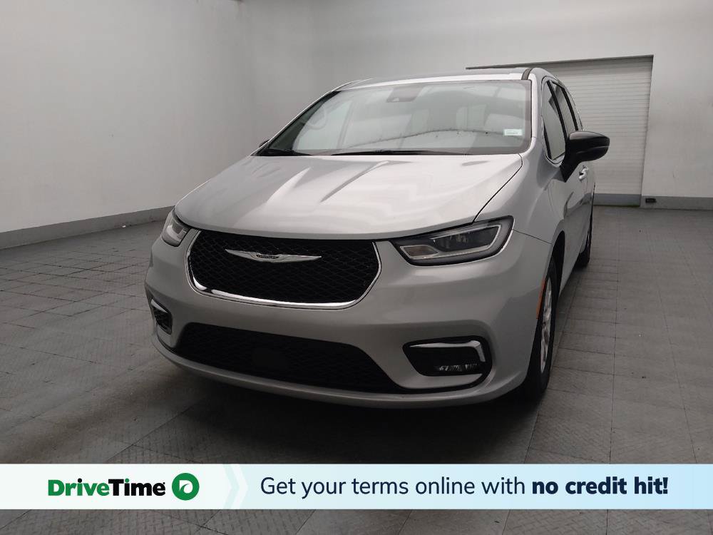 Used 2024 Chrysler Pacifica Touring-L FWD image 1