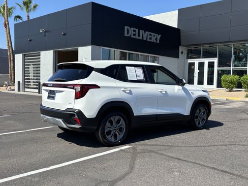 Certified 2026 Kia Seltos LX AWD/4WD image 3
