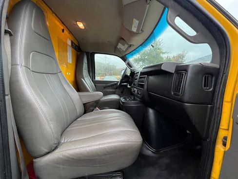 Used 2016 GMC Savana 3500 Extended RWD image 13