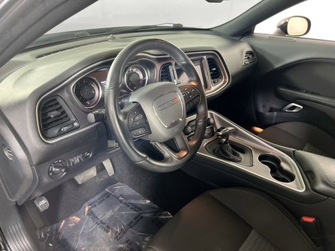 Used 2022 Dodge Challenger R/T image 9