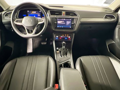 Used 2022 Volkswagen Tiguan SE image 30