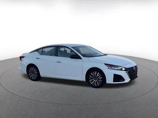 Used 2025 Nissan Altima 2.5 SV video 2