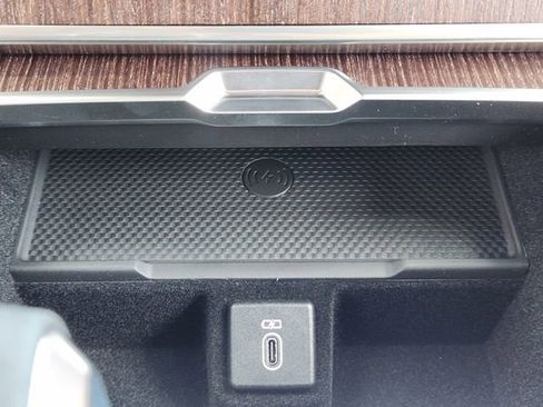 New 2026 Land Rover Range Rover Long Wheelbase SE image 14