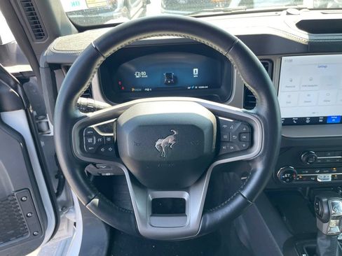 Used 2025 Ford Bronco Outer Banks AWD/4WD image 13