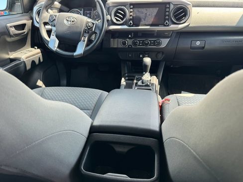Used 2021 Toyota Tacoma SR5 w/ Blackout Package (TMS) AWD/4WD image 5