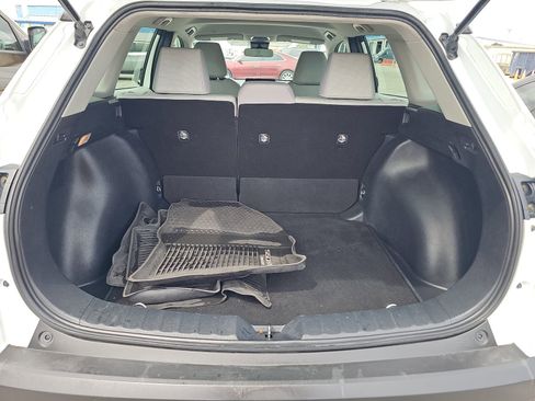 Used 2022 Toyota Corolla Cross L image 21