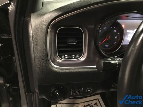 Used 2015 Dodge Charger SE w/ Power Sunroof Group AWD/4WD image 19
