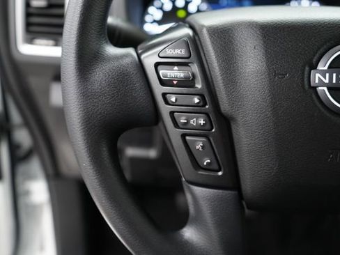 Used 2024 Nissan Frontier SV AWD/4WD image 17