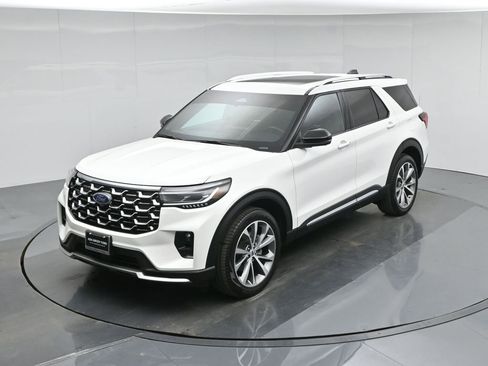 Certified 2025 Ford Explorer Platinum w/ Ultimate Package image 46