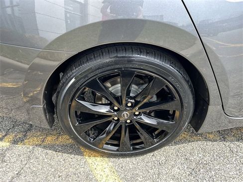 Used 2023 Nissan Maxima SR w/ Sport Mat Group image 12