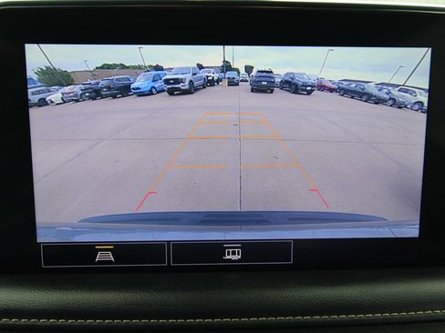 Used 2021 GMC Yukon XL SLT AWD/4WD image 13