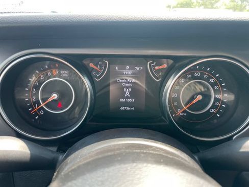 Used 2021 Jeep Gladiator Sport AWD/4WD image 19