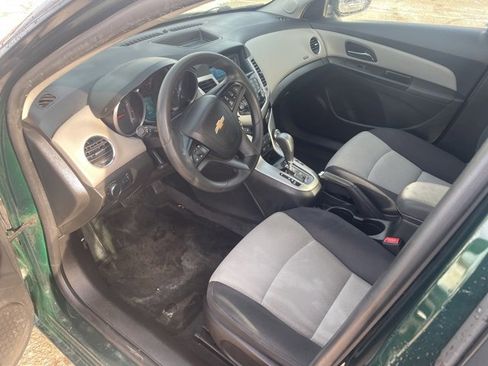 Used 2014 Chevrolet Cruze LS image 12