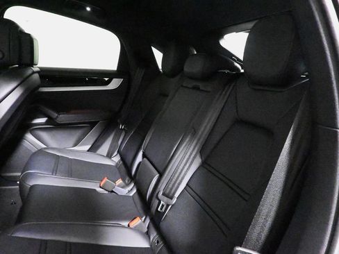 Used 2026 Porsche Cayenne Coupe AWD/4WD image 37