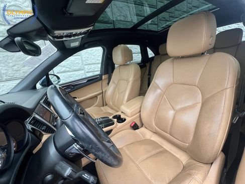 Used 2017 Porsche Macan S w/ Premium Package Plus image 45