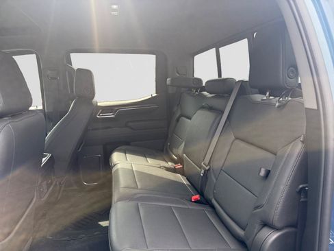 Used 2024 Chevrolet Silverado 1500 LT Trail Boss w/ LT Trail Boss Premium Package AWD/4WD image 13