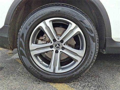 Used 2019 Mercedes-Benz GLC 300 4MATIC image 12