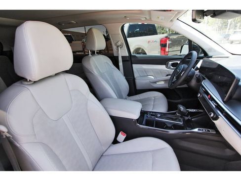 Used 2024 Kia Sorento SX FWD image 29