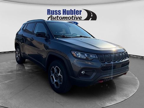 Used 2022 Jeep Compass Trailhawk w/ Trailhawk Convenience Group AWD/4WD image 9