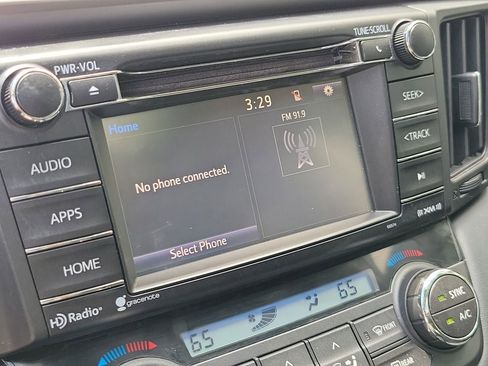 Used 2018 Toyota RAV4 XLE FWD image 25