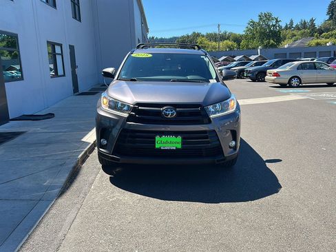 Used 2018 Toyota Highlander SE AWD/4WD image 7