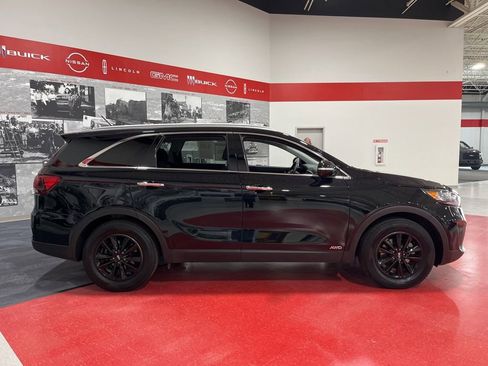 Used 2020 Kia Sorento LX w/ LX I4 Convenience Package AWD/4WD image 2