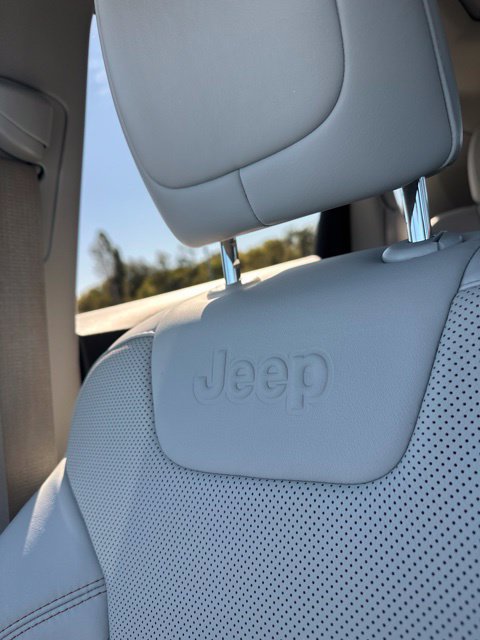 Used 2021 Jeep Cherokee Limited w/ Elite Package AWD/4WD image 17