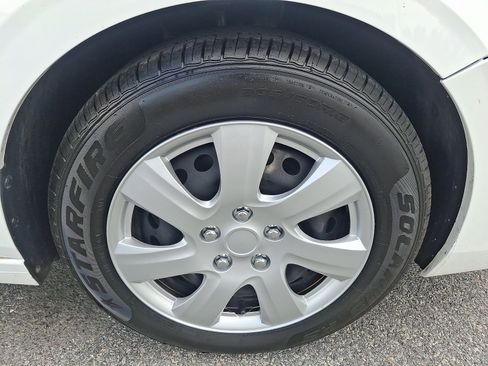 Used 2024 Nissan Sentra S FWD image 8