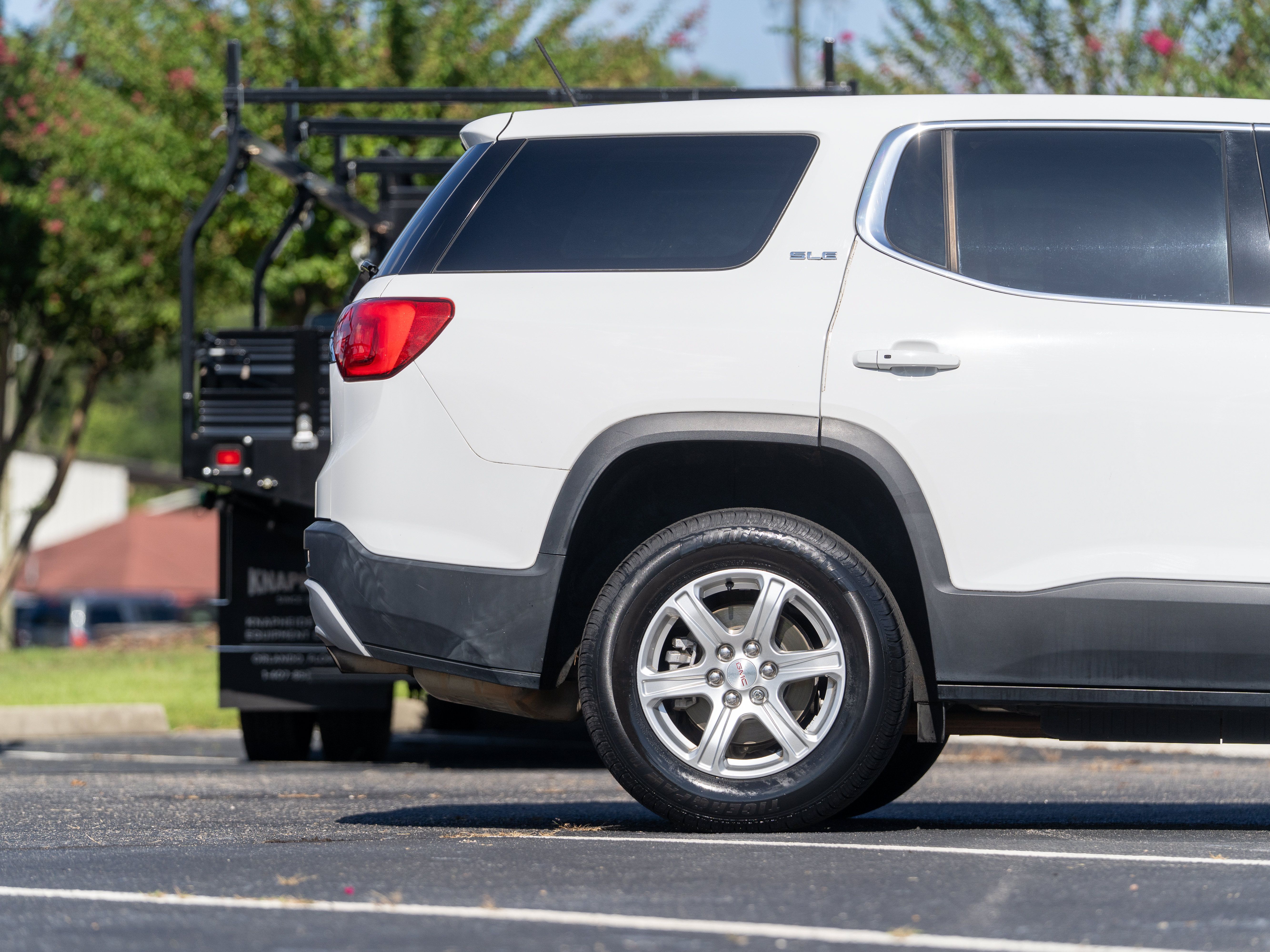 Used 2019 GMC Acadia SLE FWD image 6