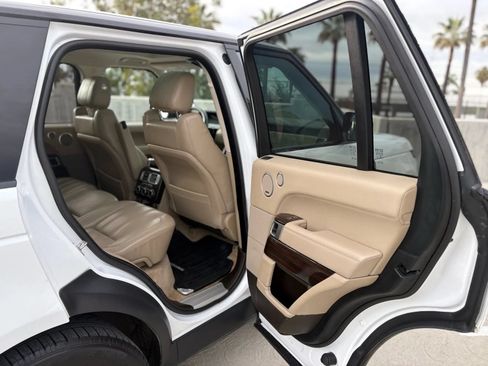 Used 2015 Land Rover Range Rover HSE AWD/4WD image 18