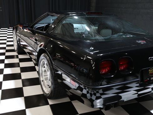Used 1990 Chevrolet Corvette ZR-1 RWD image 28