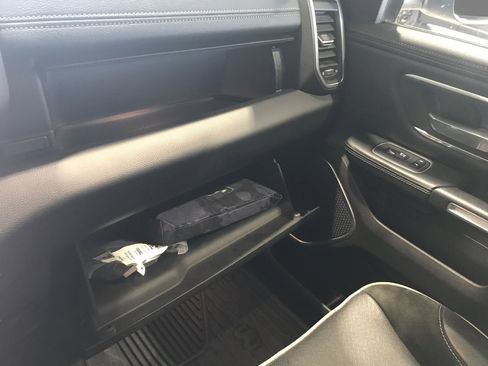 Used 2023 RAM 1500 Laramie AWD/4WD image 33