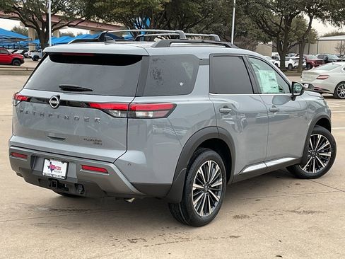 New 2026 Nissan Pathfinder Platinum image 5