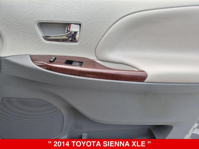 Used 2014 Toyota Sienna XLE FWD image 34