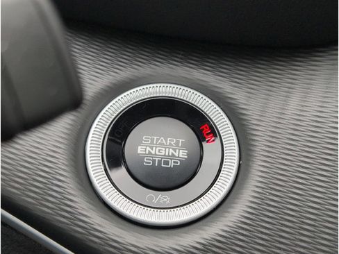 New 2025 Jeep Grand Cherokee Altitude image 18