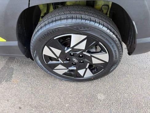 Used 2024 Hyundai Kona SEL AWD/4WD image 42