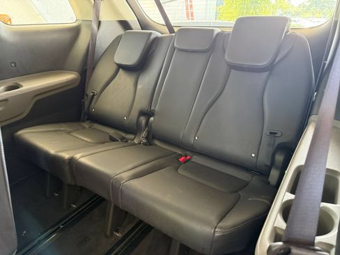 Used 2026 Kia Carnival FWD image 30