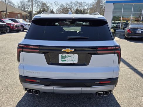 New 2026 Chevrolet Traverse LT w/ Enhanced Driving Package image 8